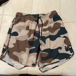 NFQ Training Shorts camo Large